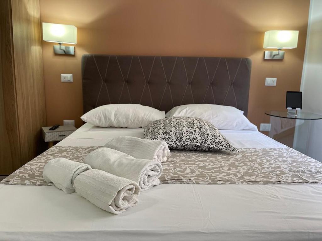 Ciu Ciu Home Suite Палермо Экстерьер фото