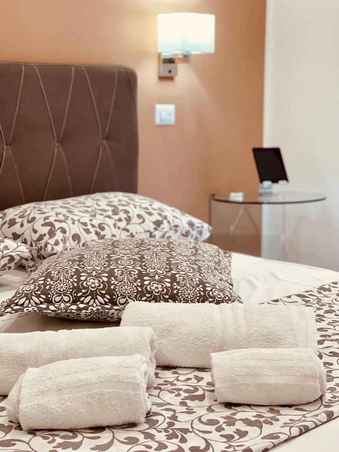 Ciu Ciu Home Suite Палермо Экстерьер фото